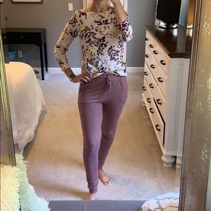 Lounge wear set. Joggers & top. Size M & S. Soft!